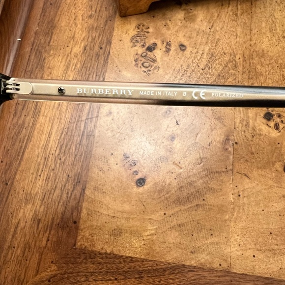 Burberry sunglasses - Picture 4 of 7